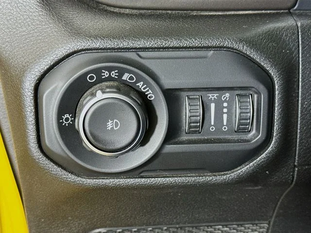 Used 2018 Yellow Jeep Unlimited Sport S image 10