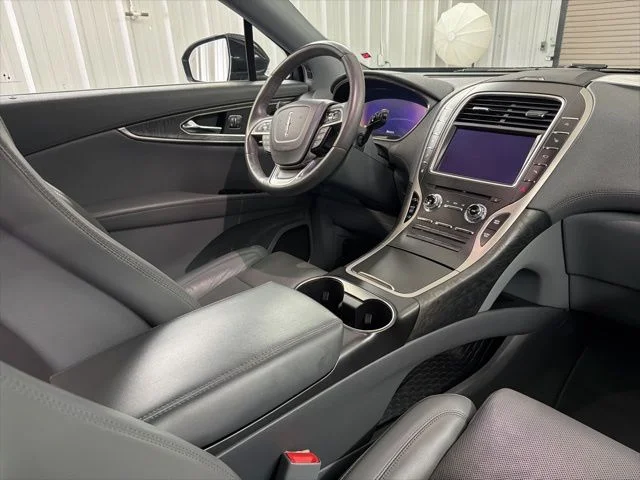 Used 2020 Black Lincoln Reserve image 19