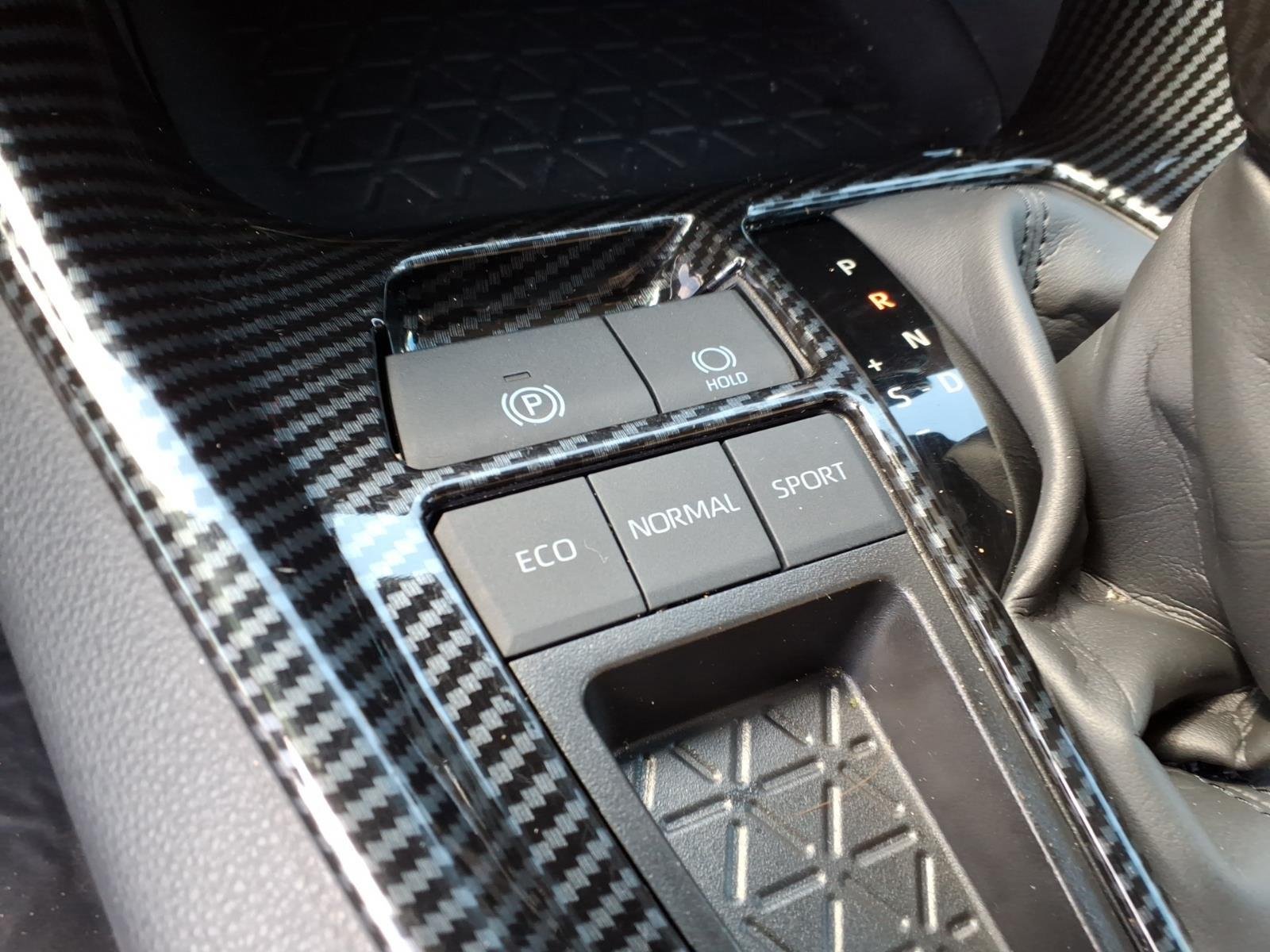 Used 2025 Ice Cap Toyota XLE image 6