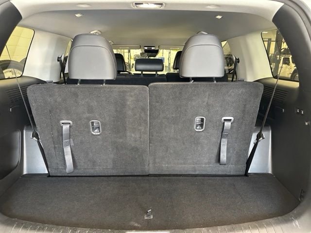 Used 2025 White Hyundai SEL image 17