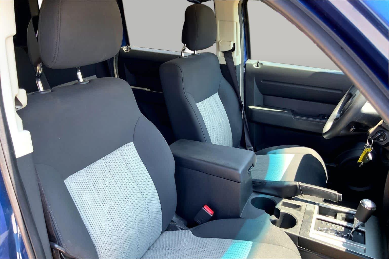 Pre-Owned 2010 Dodge Nitro SE