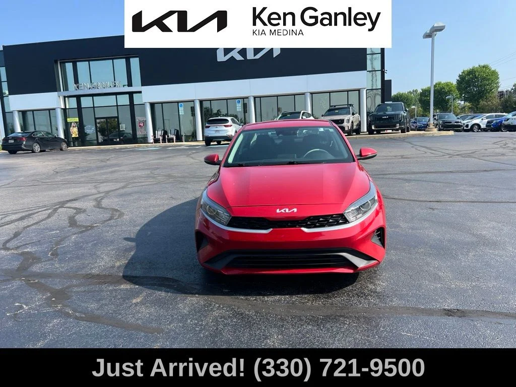 Used 2023 Red Kia LXS image 2