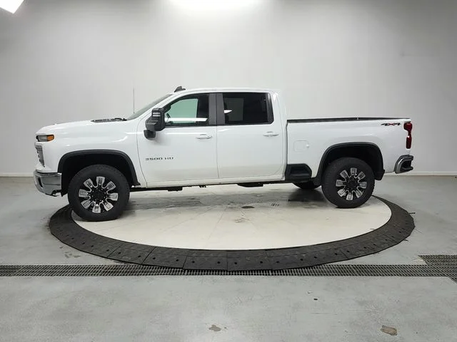 Used 2024 White Chevrolet LT image 5