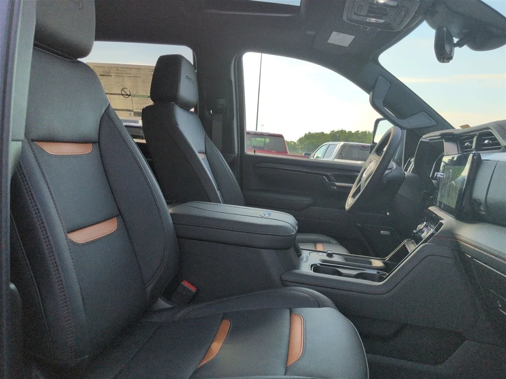 Used 2026 Onyx Black GMC AT4 image 29
