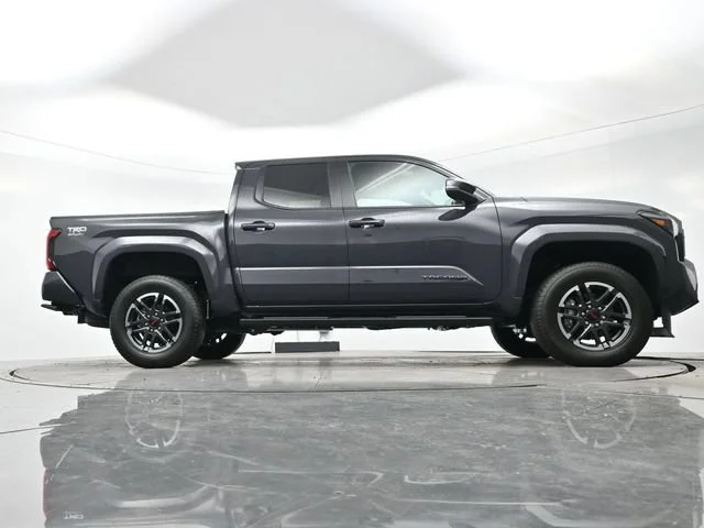 Used 2025 Underground Toyota SR5 image 29