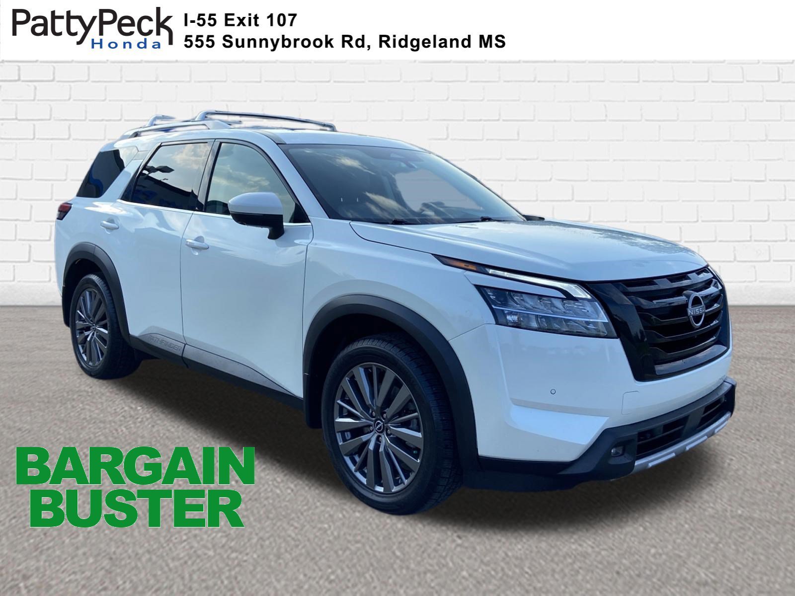 Used 2024 Pearl White Tricoat Nissan SL image 1