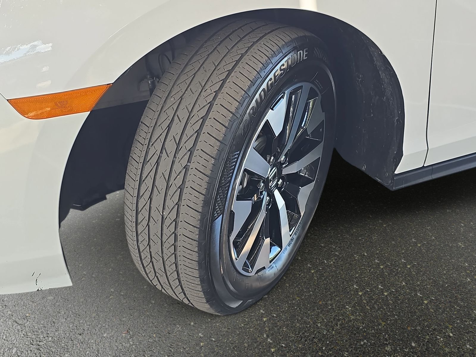 Used 2025  Honda EX-L image 32