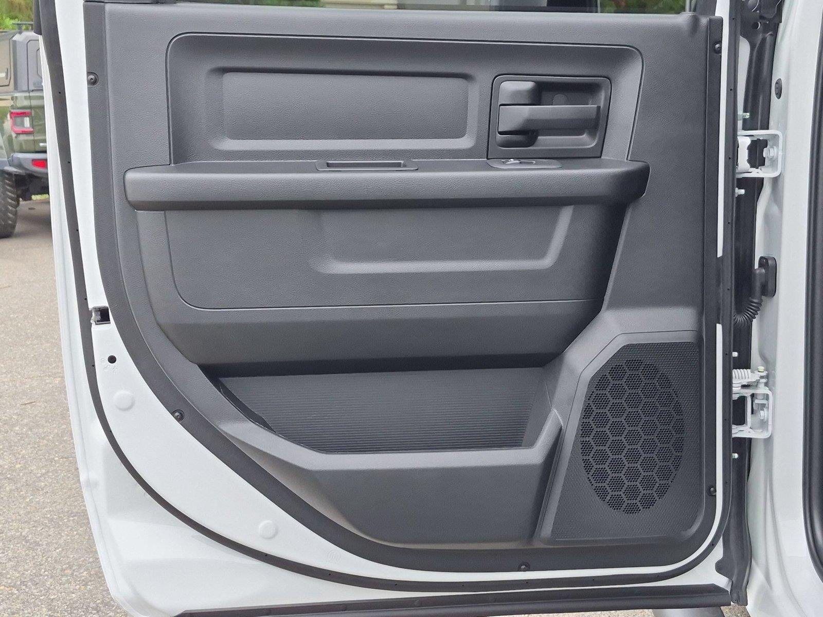 New 2026 Bright White Clear-Coat Exterior Paint RAM Black Express image 31