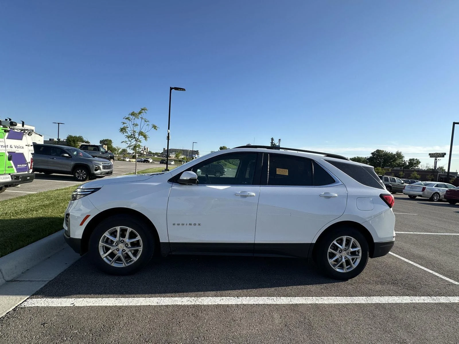 Used 2024 Chevrolet Equinox LT with VIN 3GNAXUEG7RL132936 for sale in Kansas City