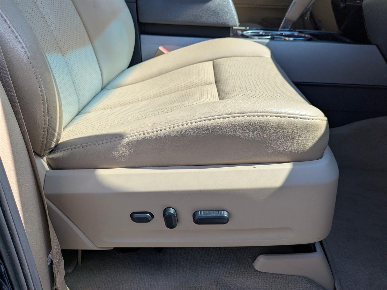 Used 2012 Dark Blue Pearl Metallic Ford XLT image 37