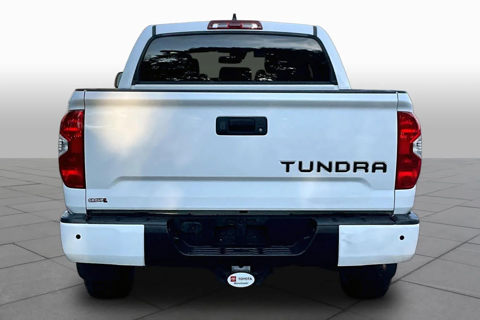 Certified Used 2020 Super White Toyota SR5 image 5