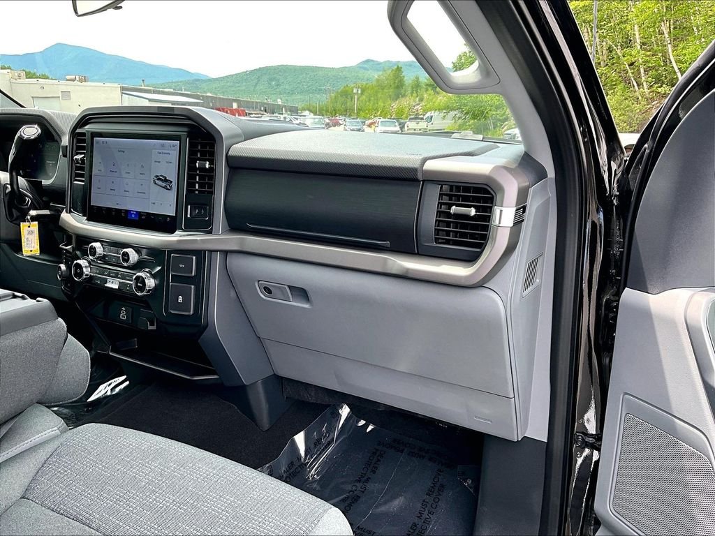 Used 2025 Black Ford XLT image 13