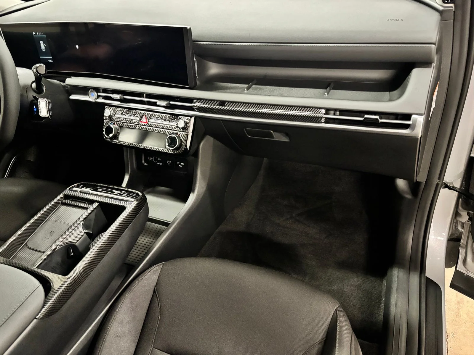Used 2025 Silver Hyundai Blue image 22