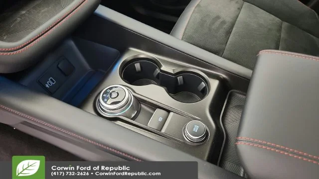 2026 Ford Explorer ST - Photo 17