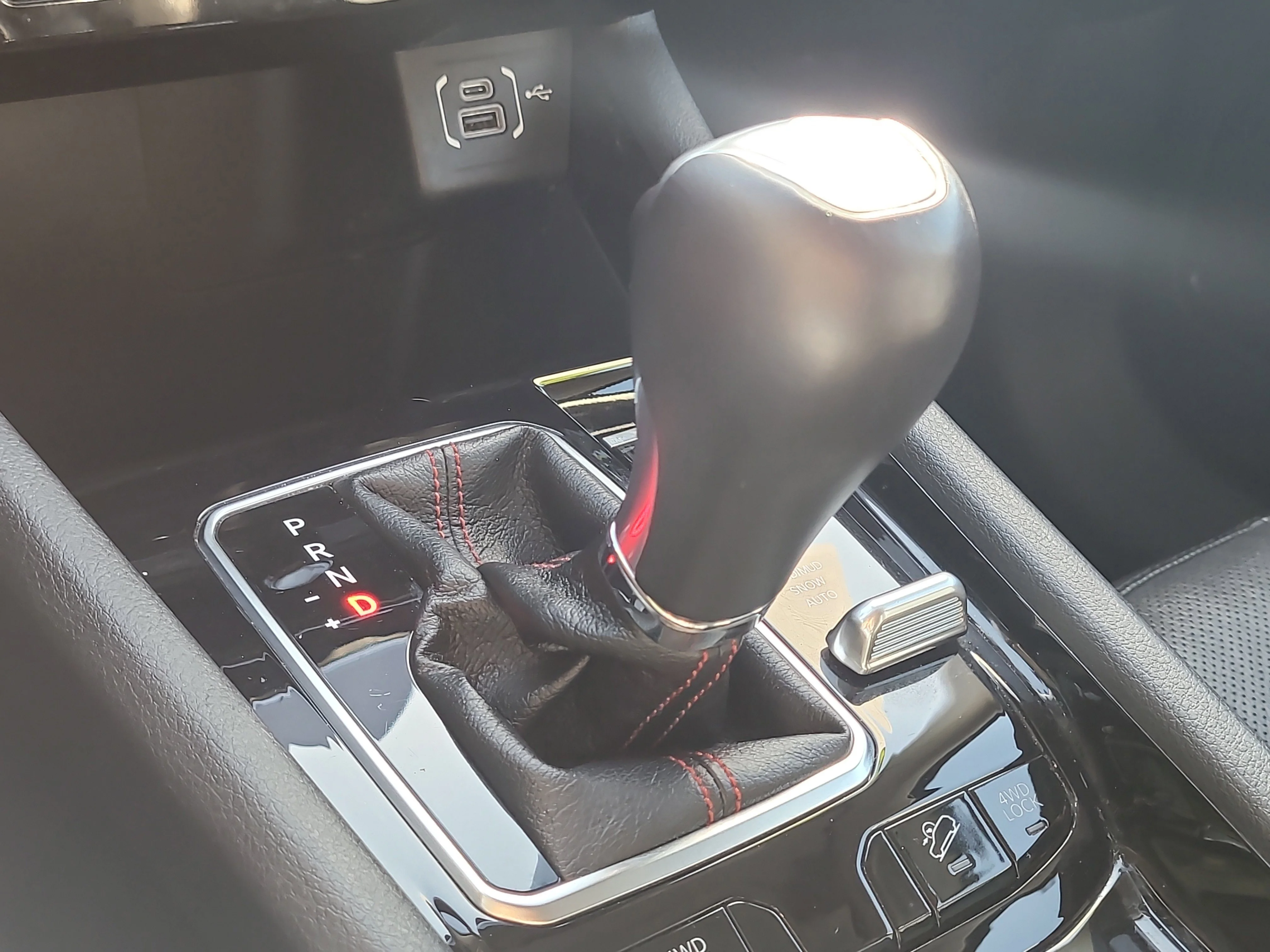 Used 2022 Diamond Black Crystal Pearlcoat Jeep Trailhawk image 28