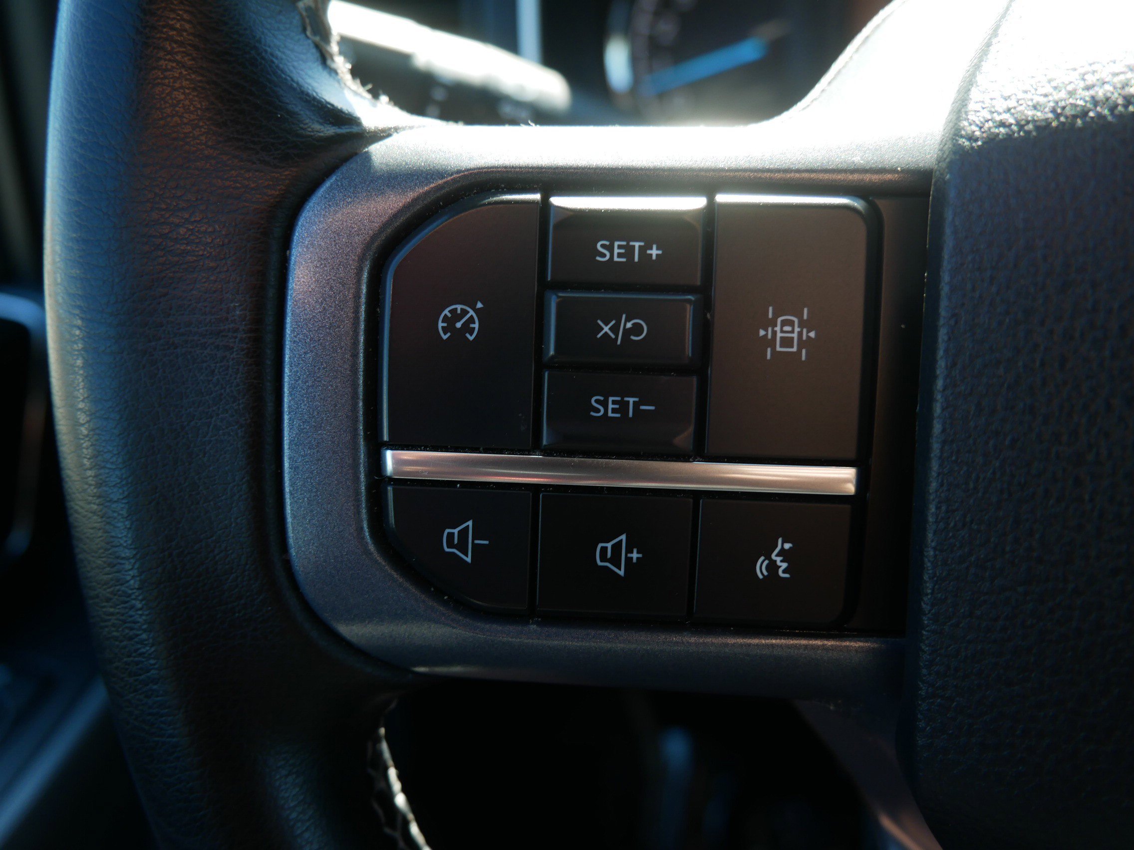 Used 2023 Black Ford XLT image 27