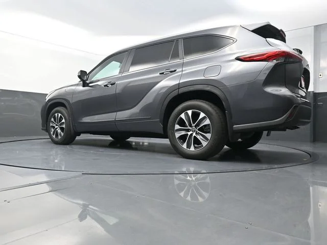 Used 2023 Gray Toyota XLE image 34