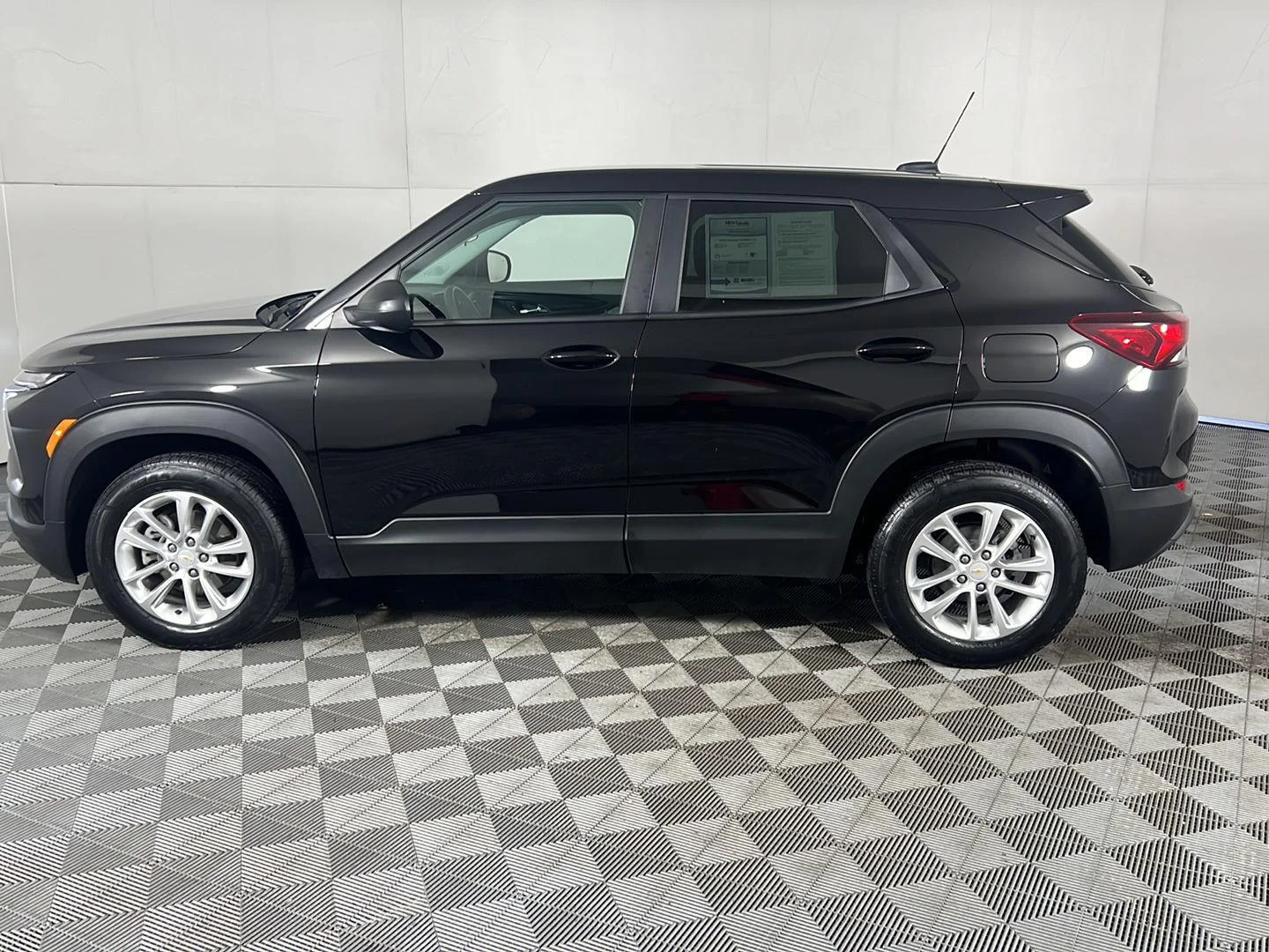 Used 2025 Mosaic Black Metallic Chevrolet LS image 10