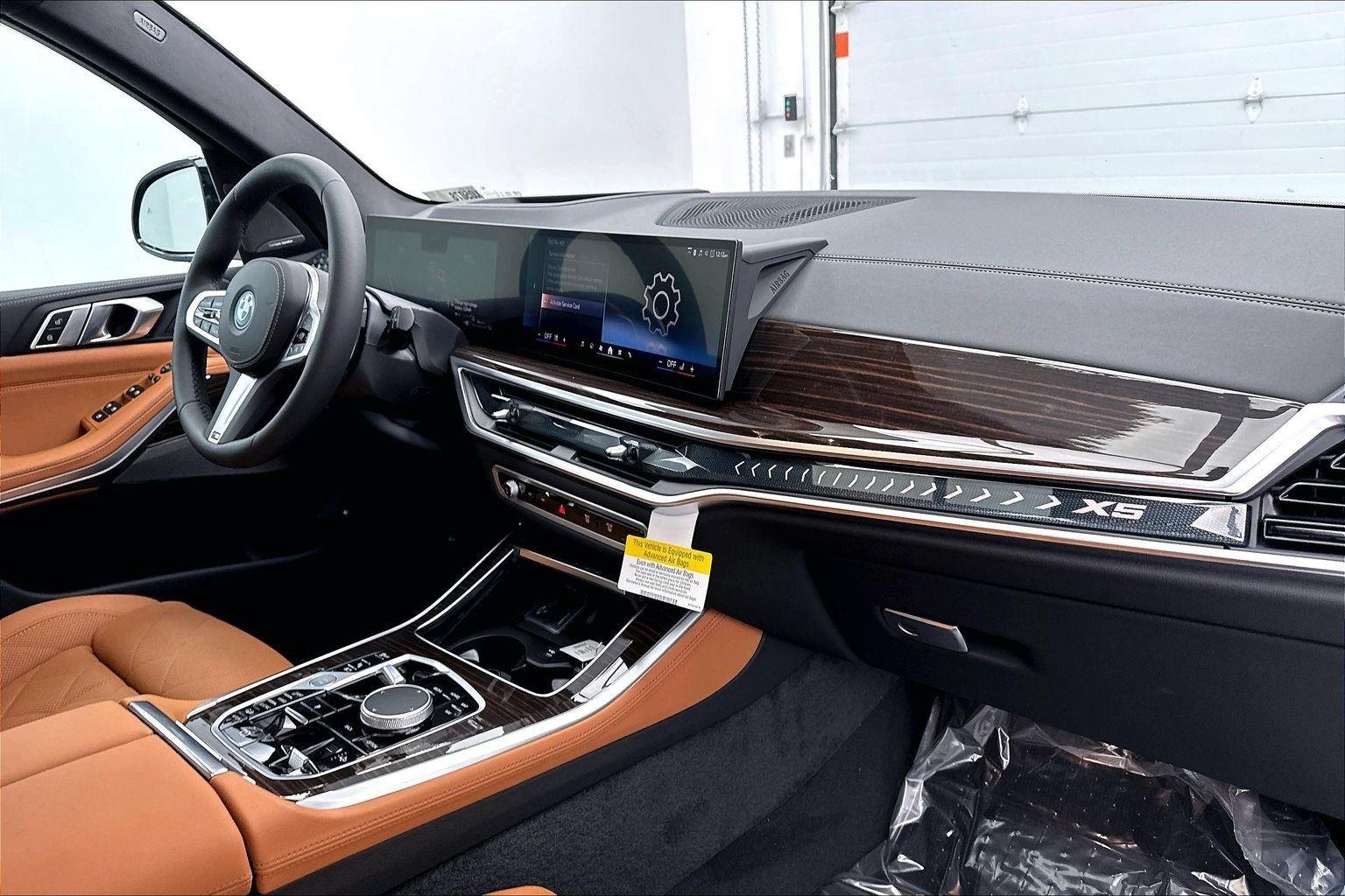 New 2026 Carbon Black Metallic BMW xDrive50e image 32
