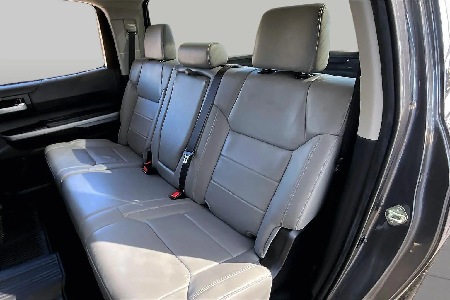 Used 2020 Magnetic Grey Metallic Toyota SR5 image 21