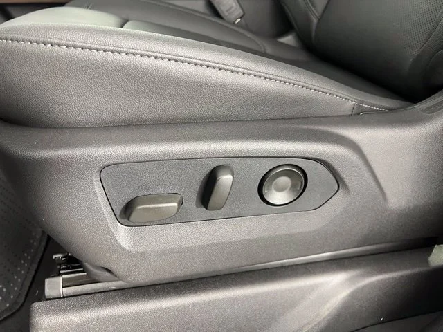 2026 GMC Sierra 1500 SLT - Photo 18