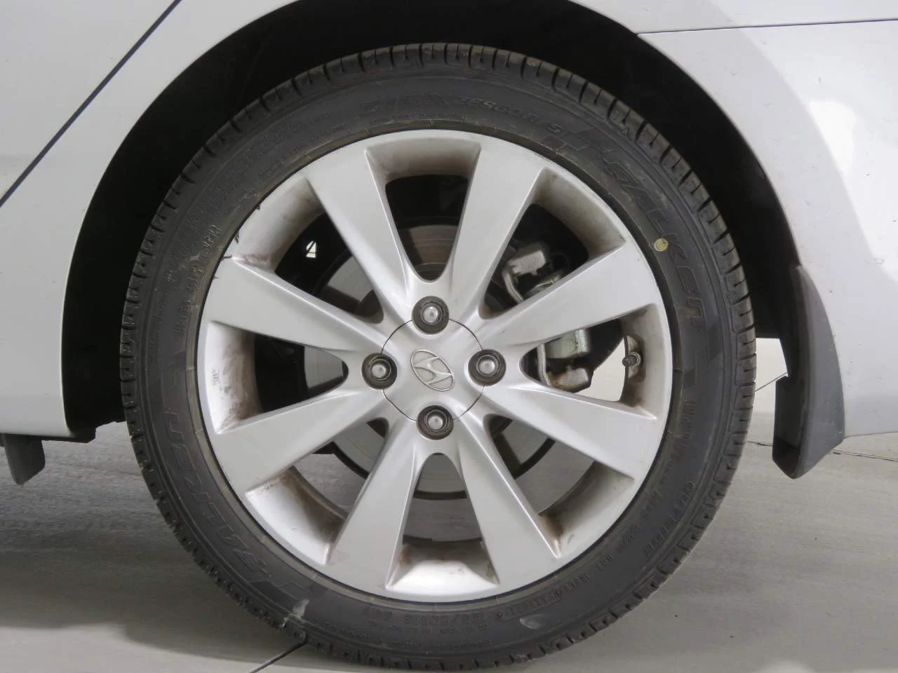 Used 2013 Ironman Silver Hyundai GLS image 9
