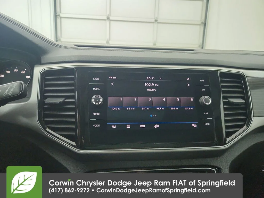 Used 2019  Volkswagen SEL image 23