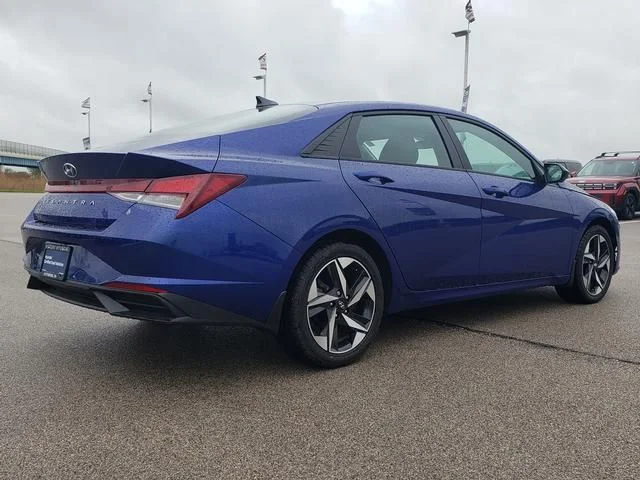 Used 2023 Blue Hyundai SEL image 5