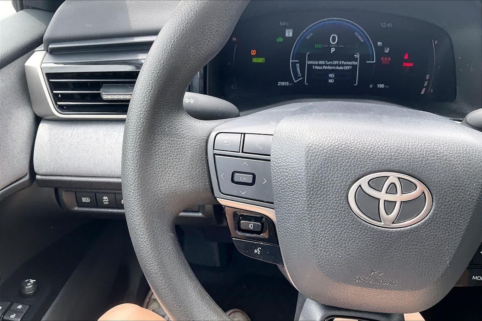 Used 2025 Ice Cap Toyota LE image 22