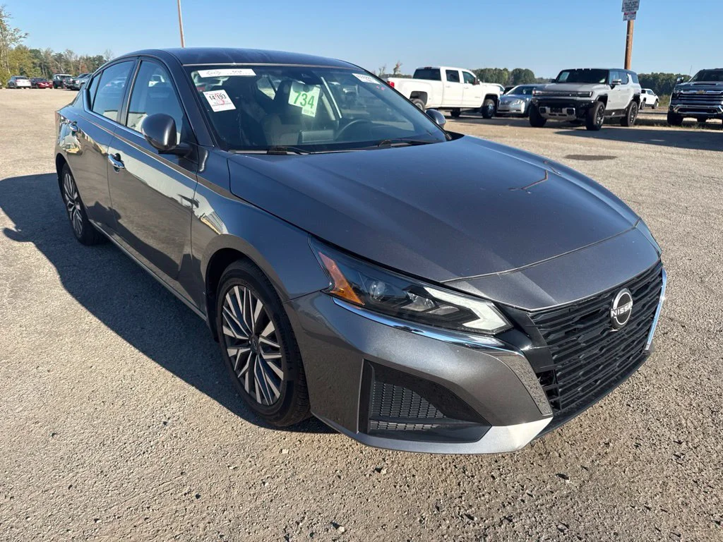 Used 2023 Gray Nissan 2.5 SV image 7