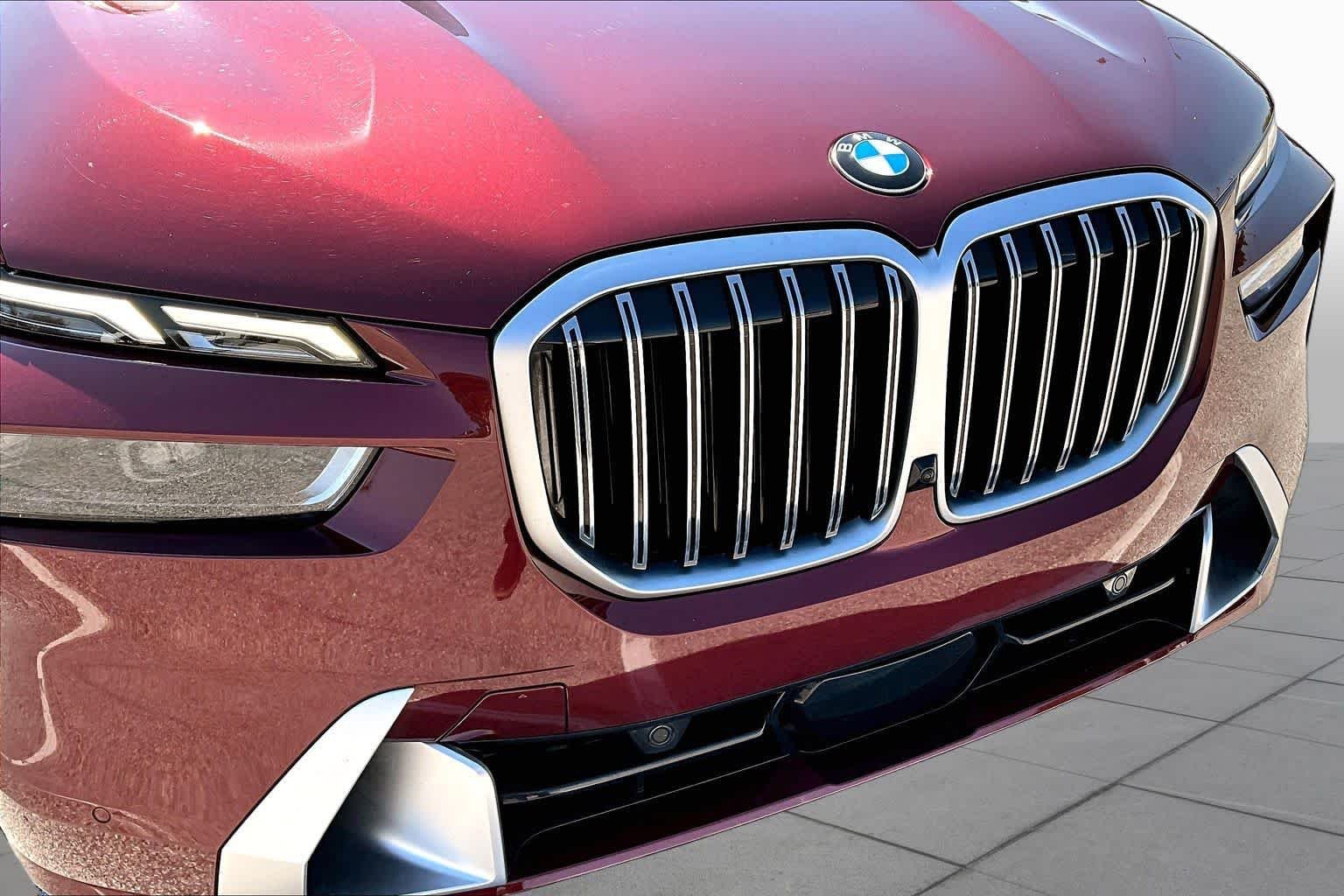 Used 2024 Aventurin Red Metallic BMW xDrive40i image 30