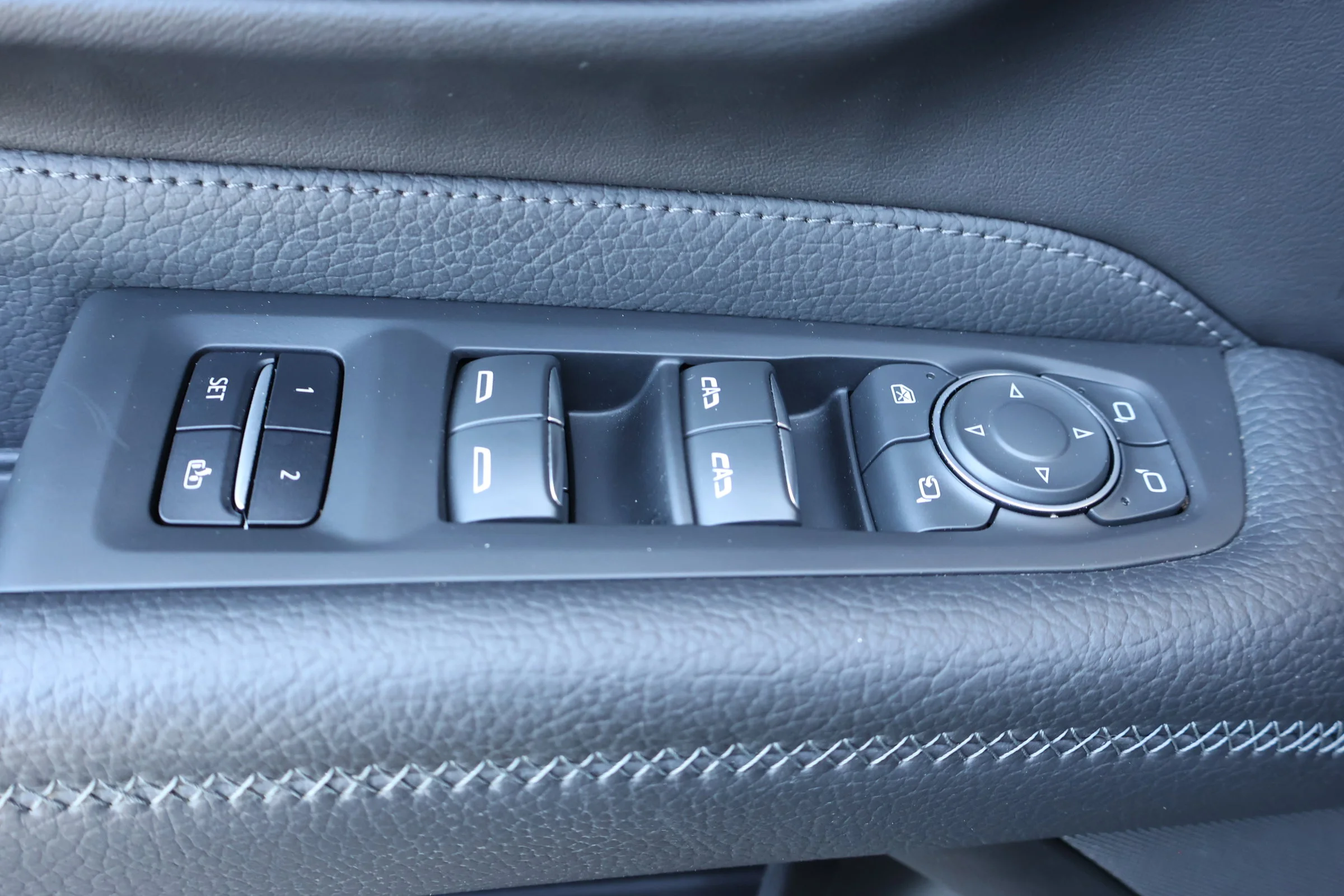 Used 2022 Onyx Black GMC Denali image 16