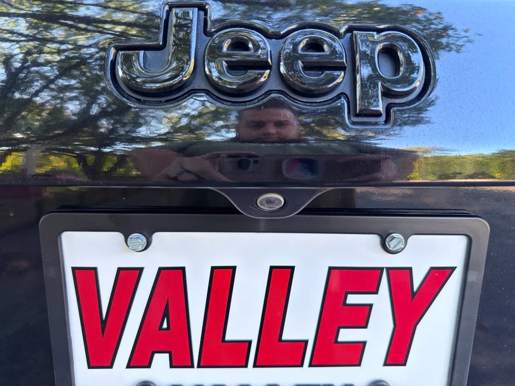 Used 2019 Black Jeep Latitude image 17