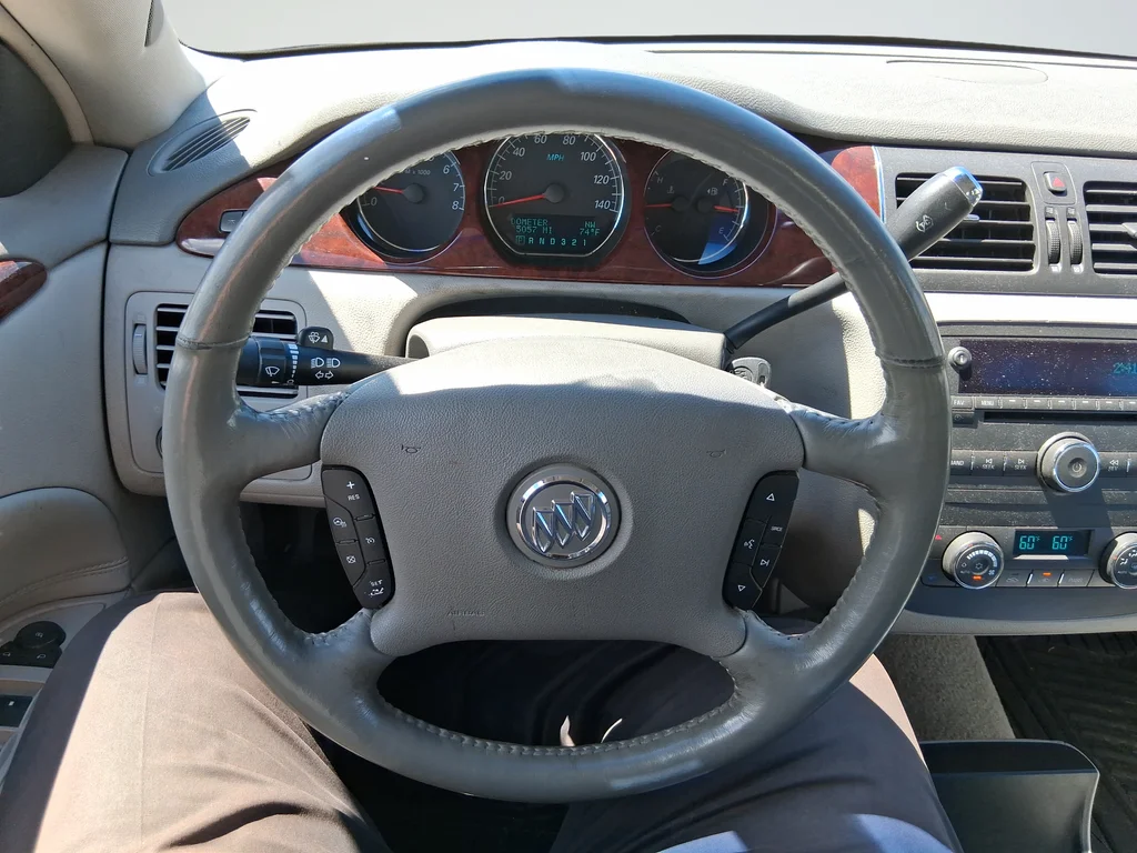 Used 2007 Red Buick CXL image 12