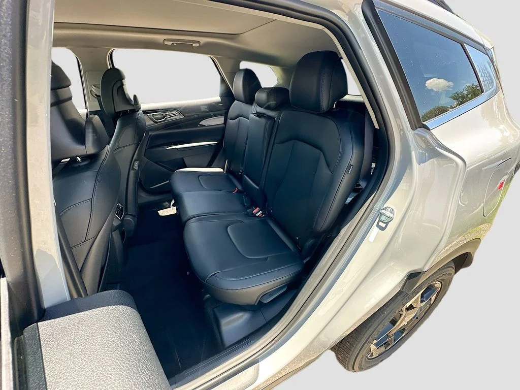 New 2026 Wolf Gray Kia EX image 24