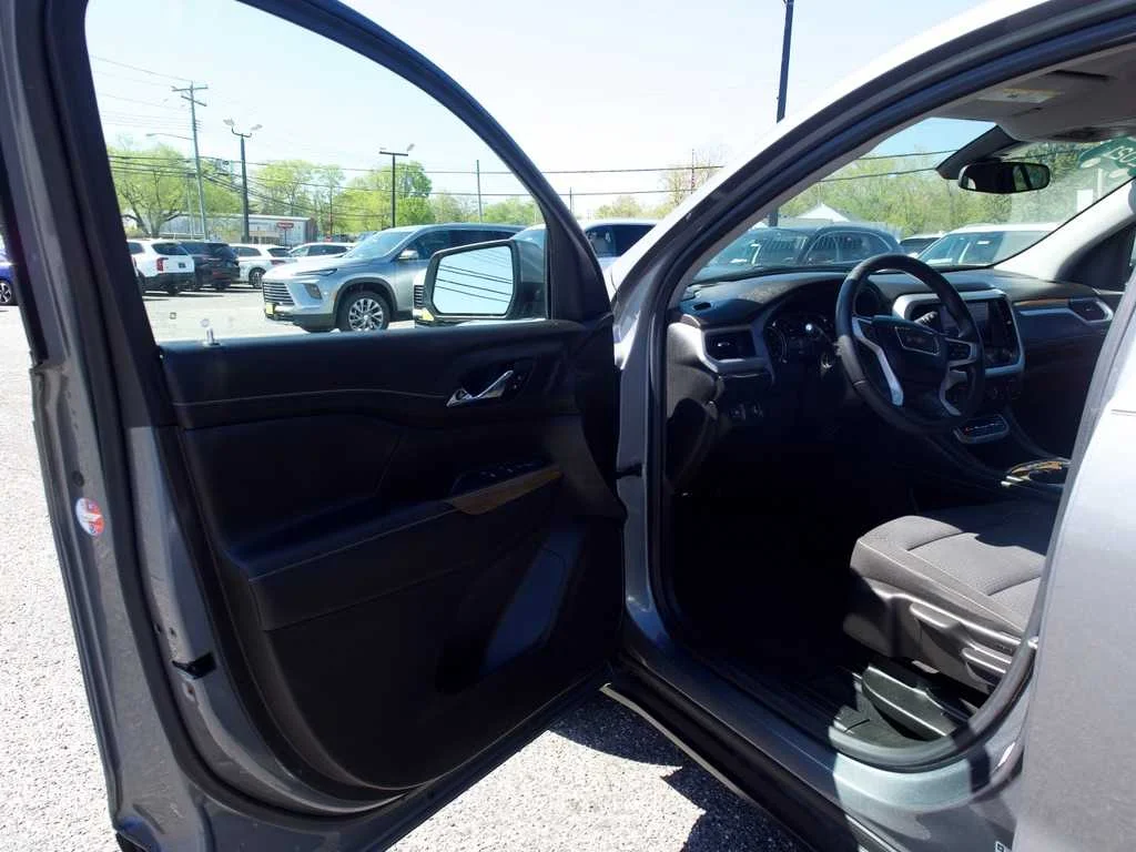 2021 GMC Acadia SLE - Photo 12