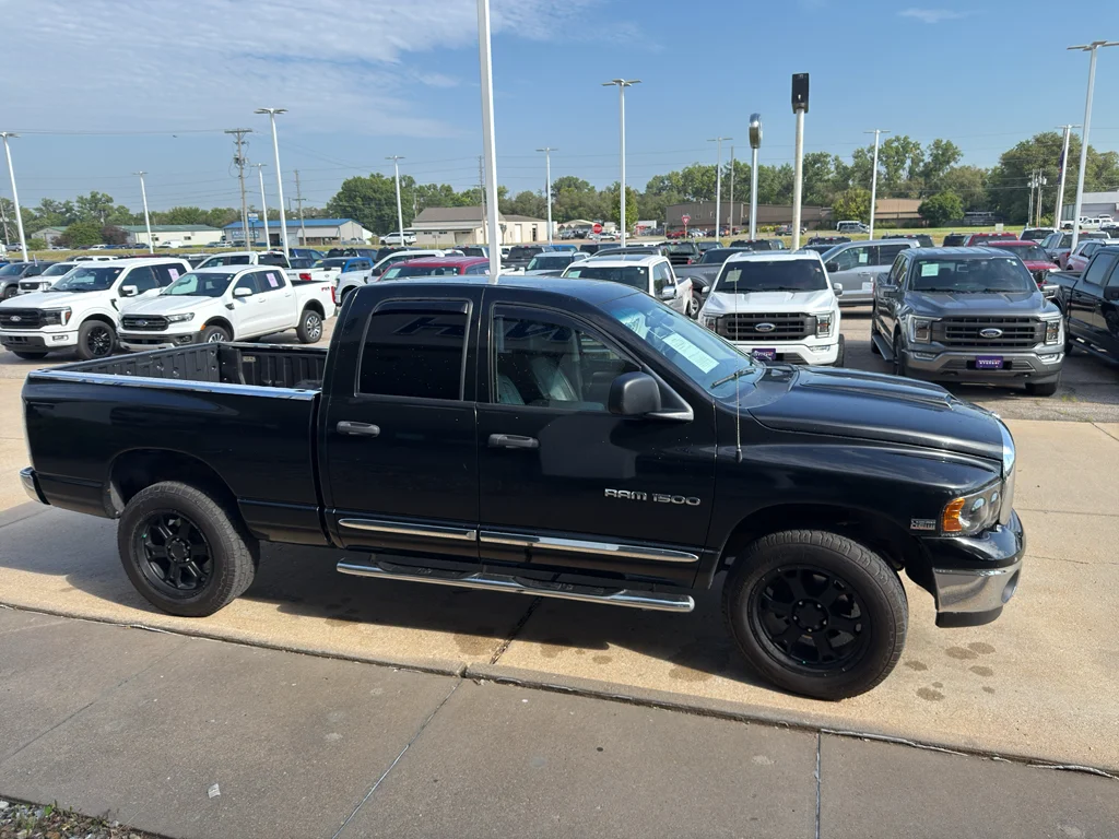 Used 2004 Black Clearcoat Dodge SLT image 10