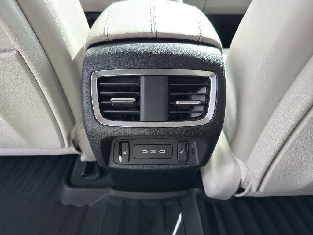 New 2026 Majestic Black Pearl Acura SH-AWD w/Advance image 25