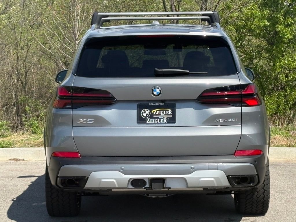 Used 2026 Gray BMW xDrive40i image 5