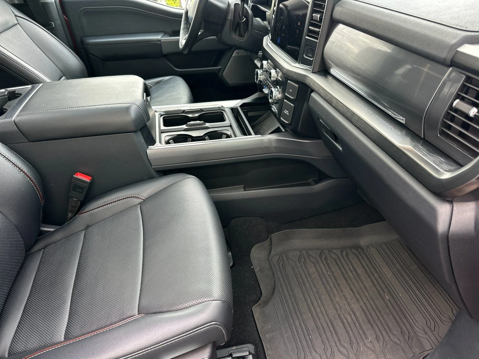 Used 2024 Red Metallic Ford Lariat image 14