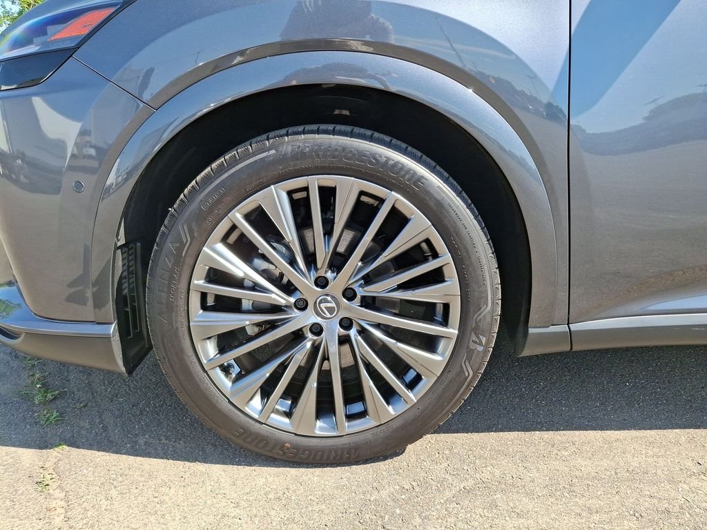 Certified Used 2025 CLOUDBURST GRAY Lexus 450h+ Luxury image 19