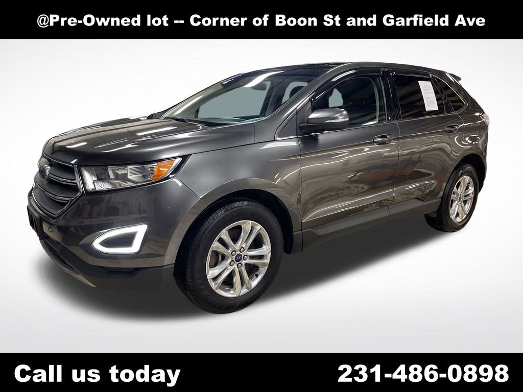 Used 2018 Gray Ford SEL image 1