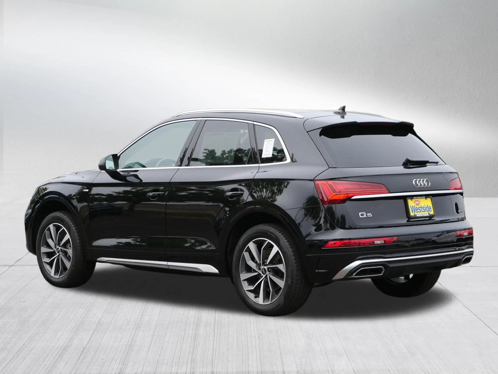 Used 2023 Mythos Black Metallic Audi S line Premium image 5