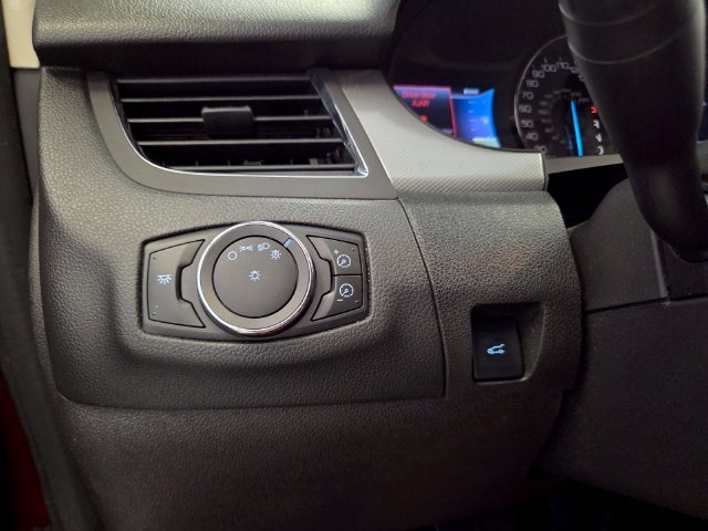 Used 2013 Red Ford SEL image 30