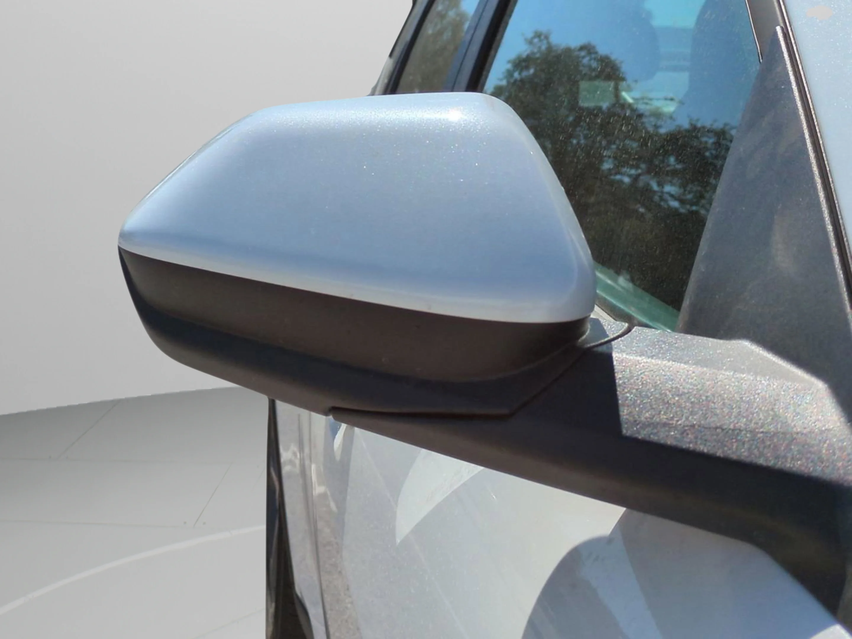 New 2026 Snow White Pearl Kia LXS image 31