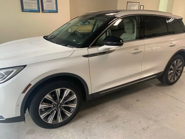 Used 2020 White Lincoln Reserve image 1