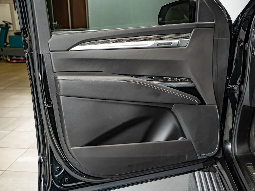 Used 2025 Black Raven Cadillac V-Series image 19