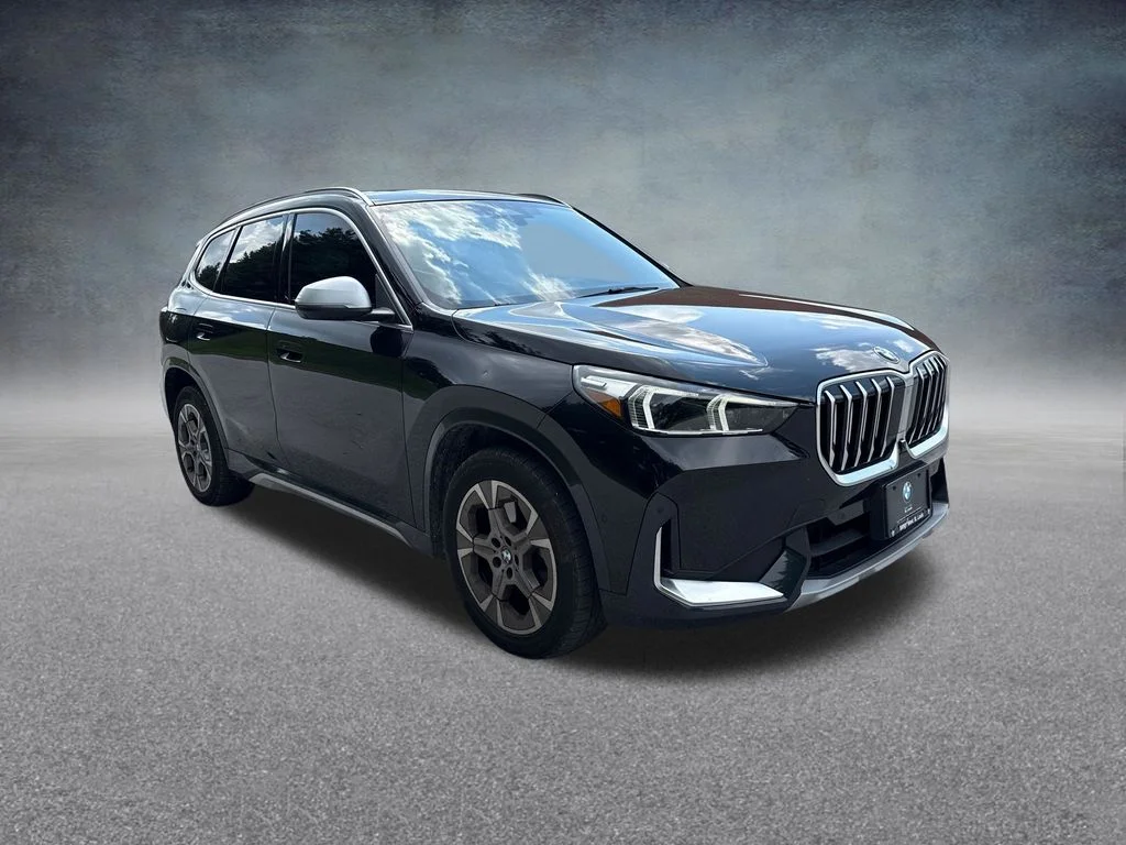Used 2023 Black BMW xDrive28i image 8