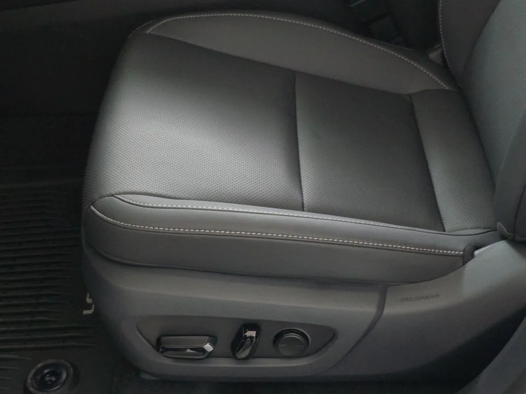 New 2026 Eminent White Pearl Lexus AWD image 27
