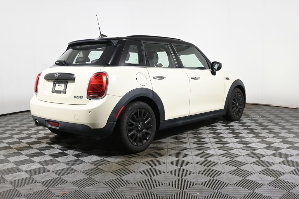 Used 2020 White MINI Signature image 7